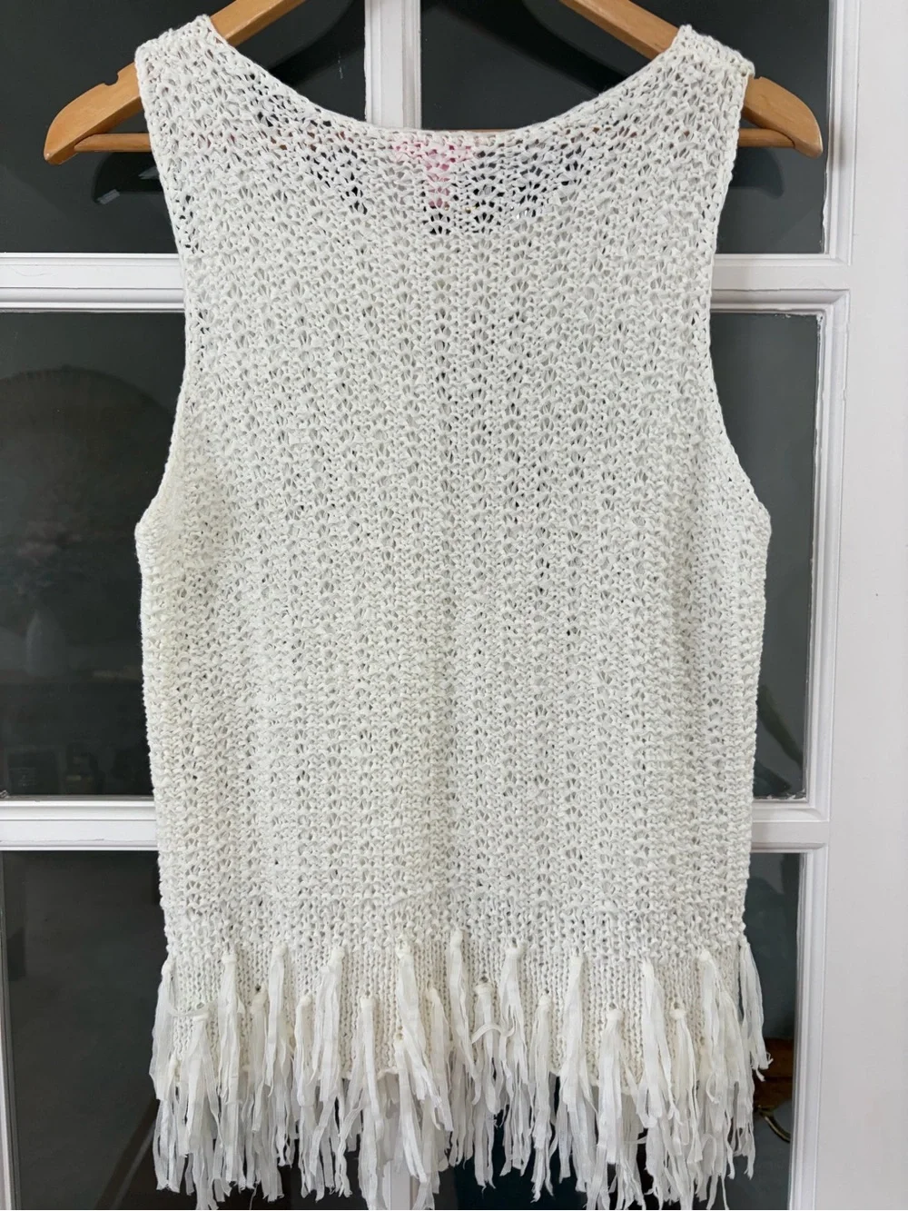 Lilly Pulitzer Luca Sleeveless Fringe Hem Sweater - Size M - Resort White - Picture 4 of 7